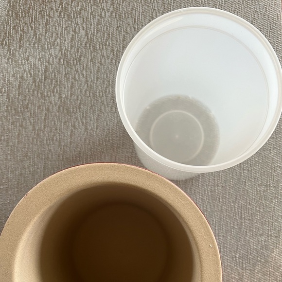 Pampered Chef Family Heritage 1331-02 Cranberry Stoneware Crock Made in the USA - Picture 4 of 9